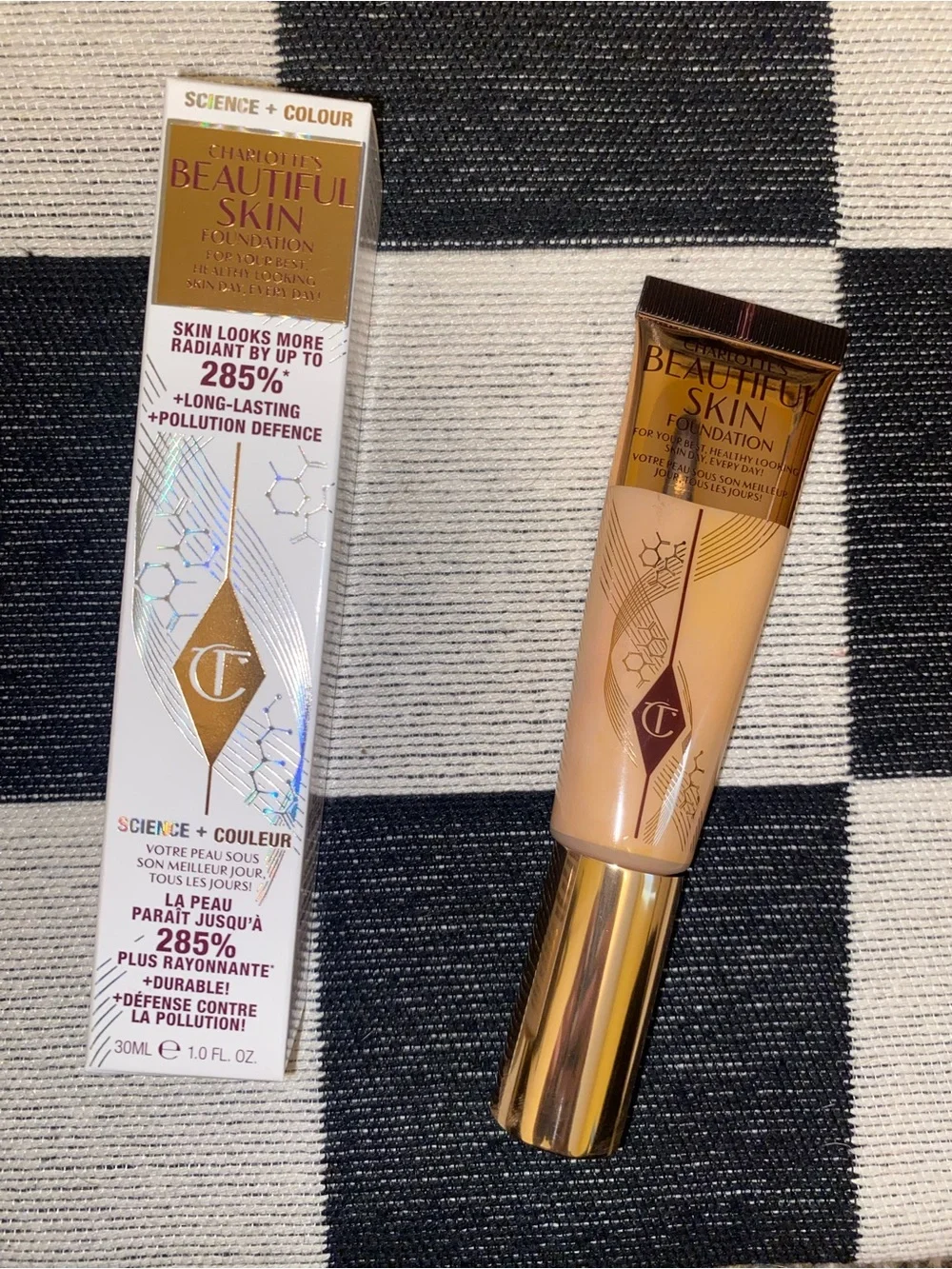 Charlotte Tilbury Beautiful Skin Foundation - 4N (30ml)